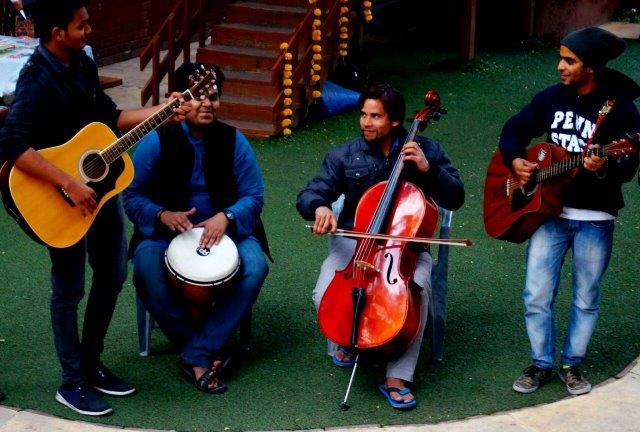 male instrumental band Doha Qatar