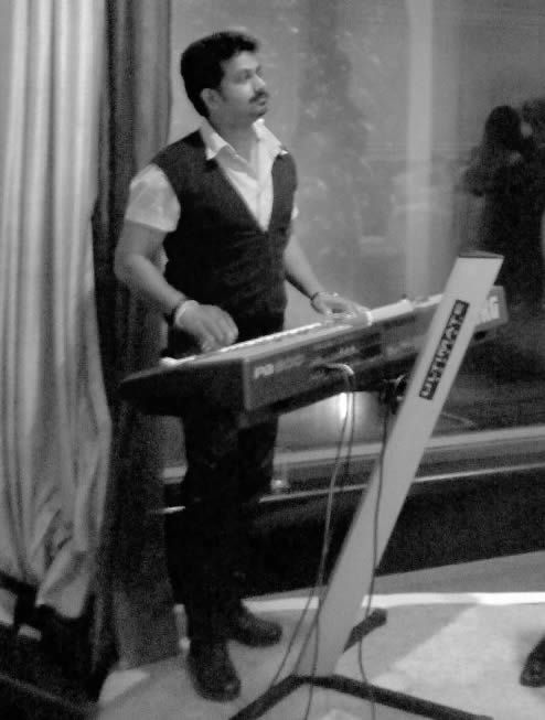 indian keyboard players Doha Qatar