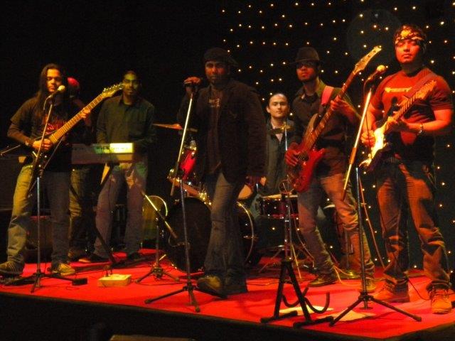 live bands Doha Qatar