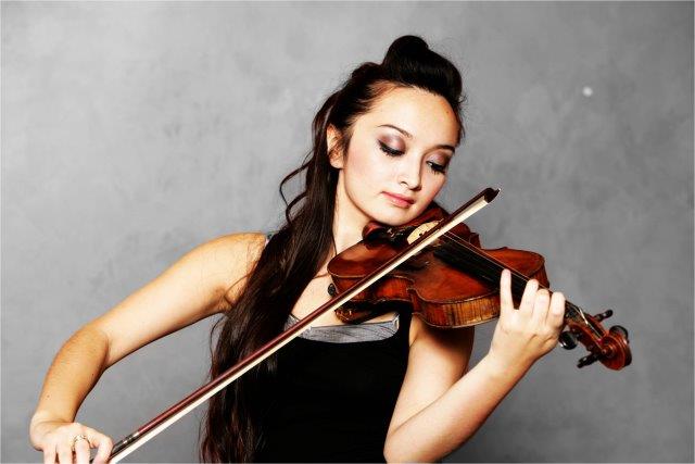 violin players Doha Qatar